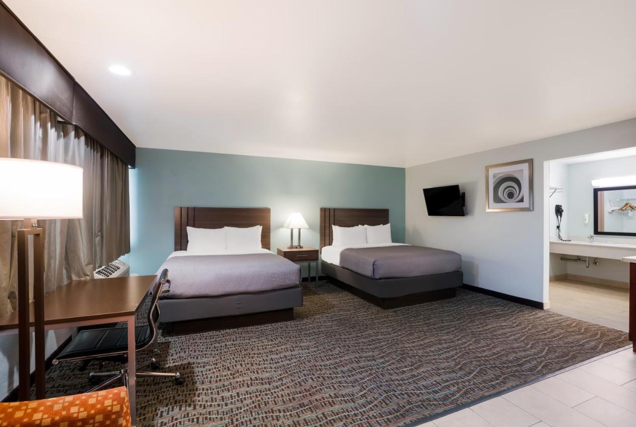 ซูเปอร์ 8 บาย วินด์แฮม แฟร์ฟิลด์ Hotel ภายนอก รูปภาพ