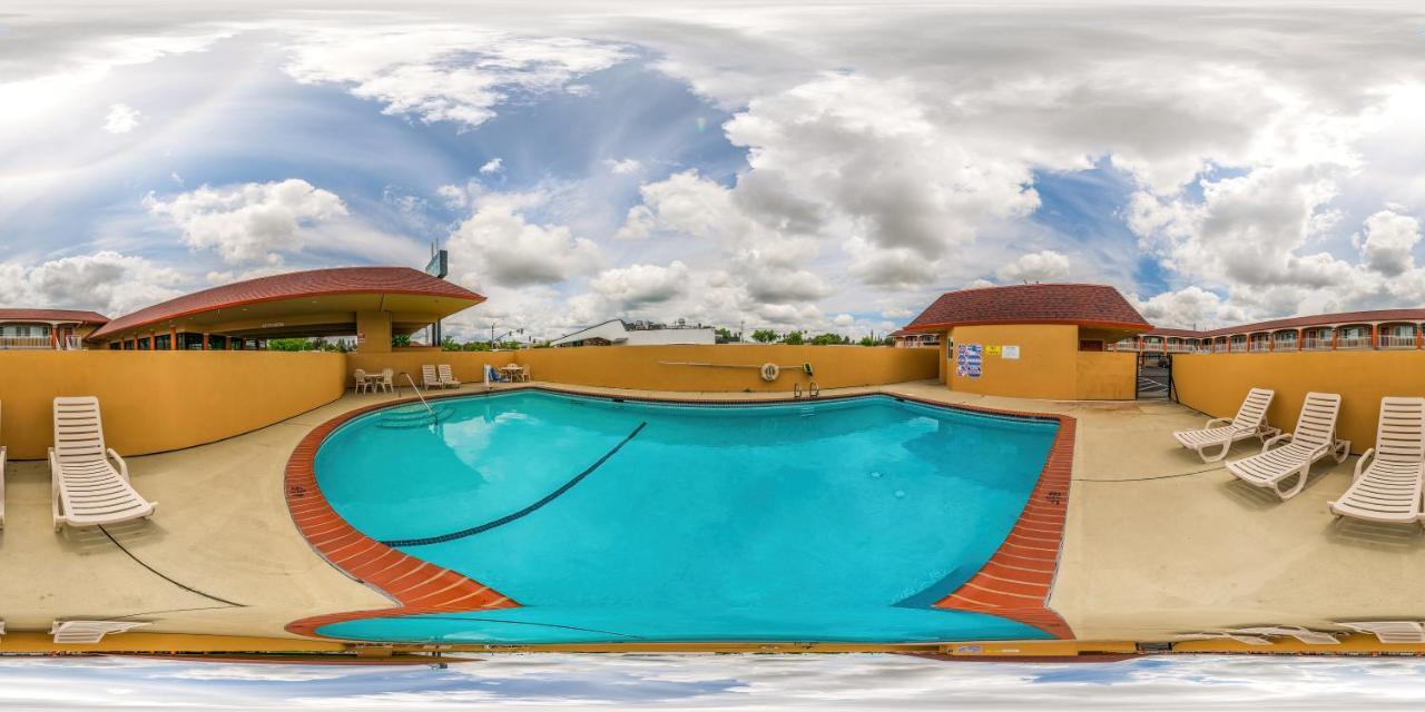 ซูเปอร์ 8 บาย วินด์แฮม แฟร์ฟิลด์ Hotel ภายนอก รูปภาพ