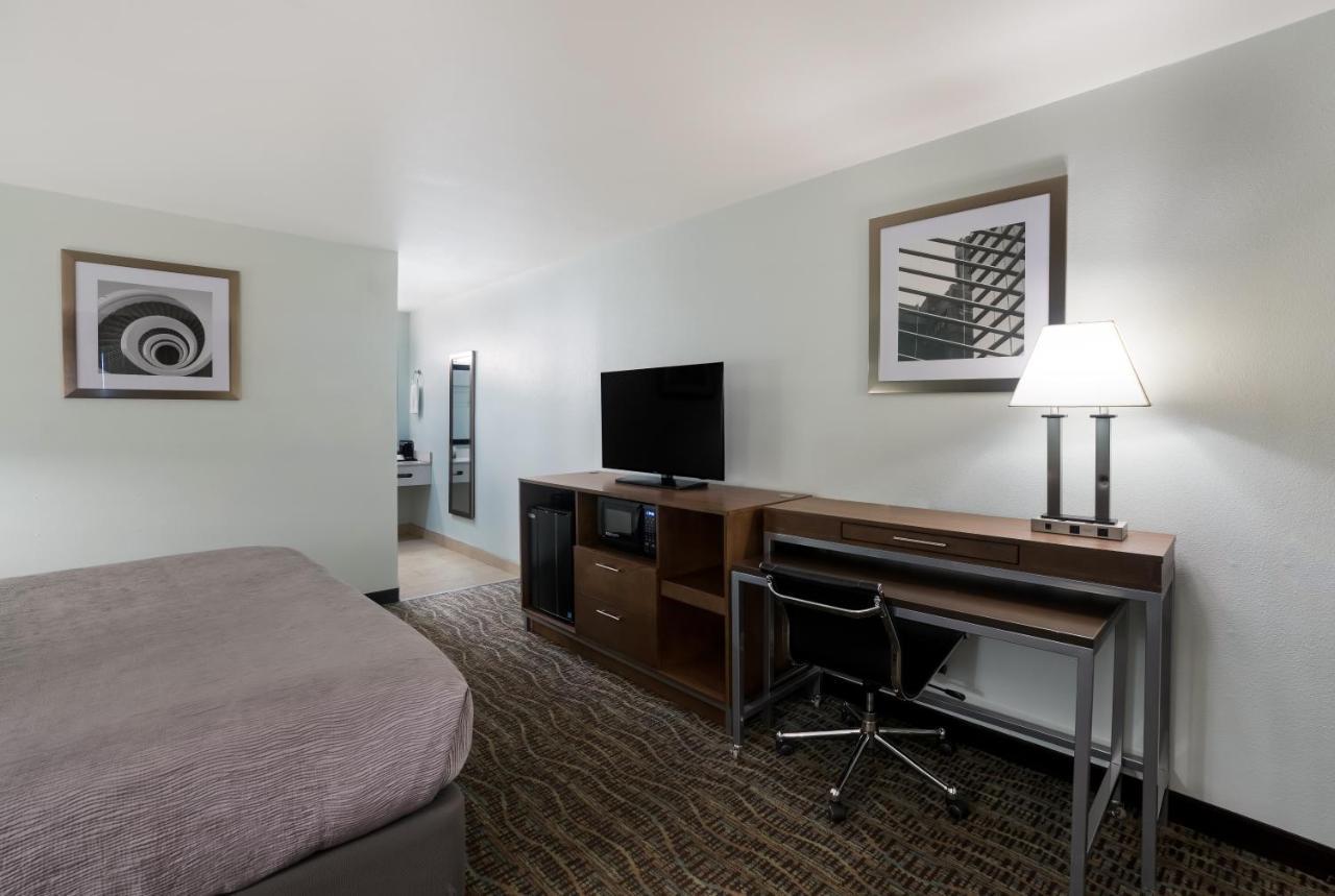 ซูเปอร์ 8 บาย วินด์แฮม แฟร์ฟิลด์ Hotel ภายนอก รูปภาพ