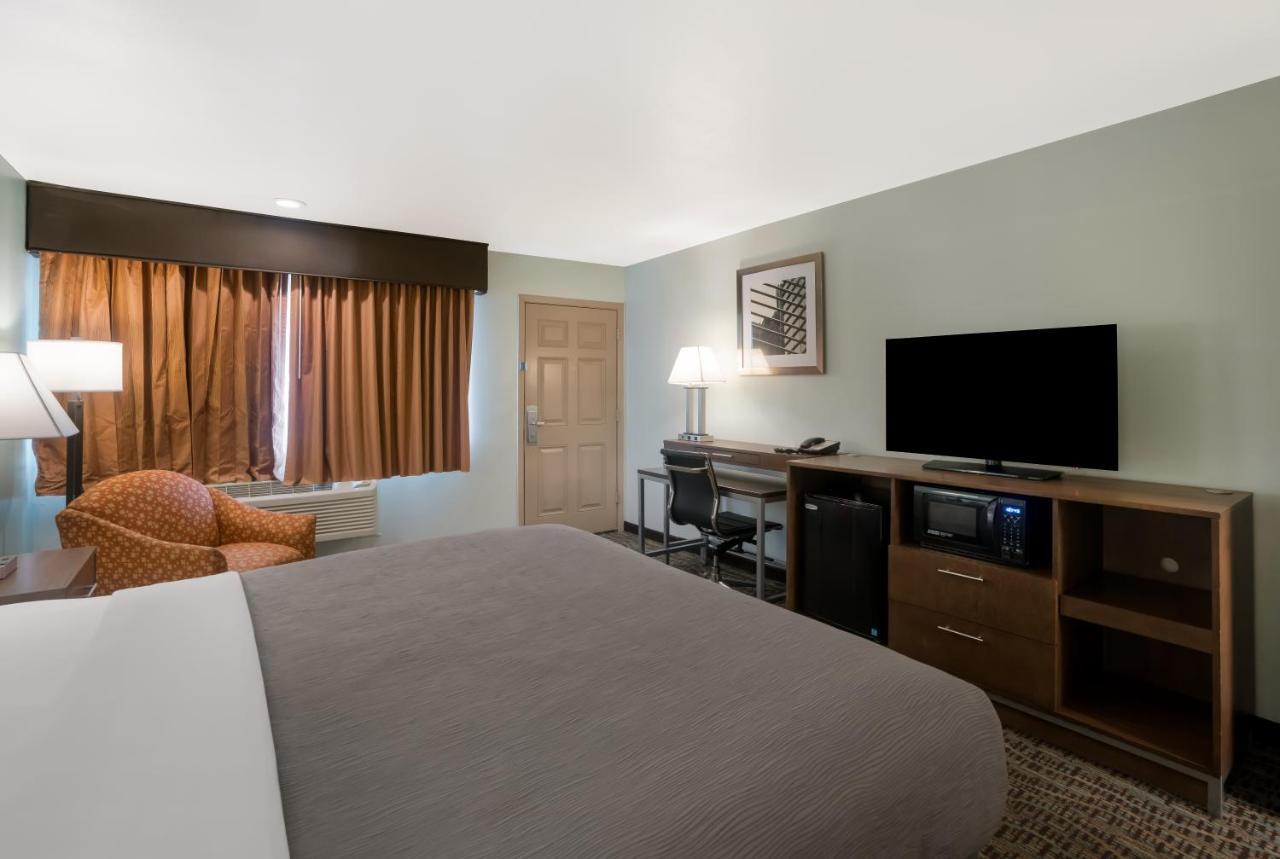 ซูเปอร์ 8 บาย วินด์แฮม แฟร์ฟิลด์ Hotel ภายนอก รูปภาพ