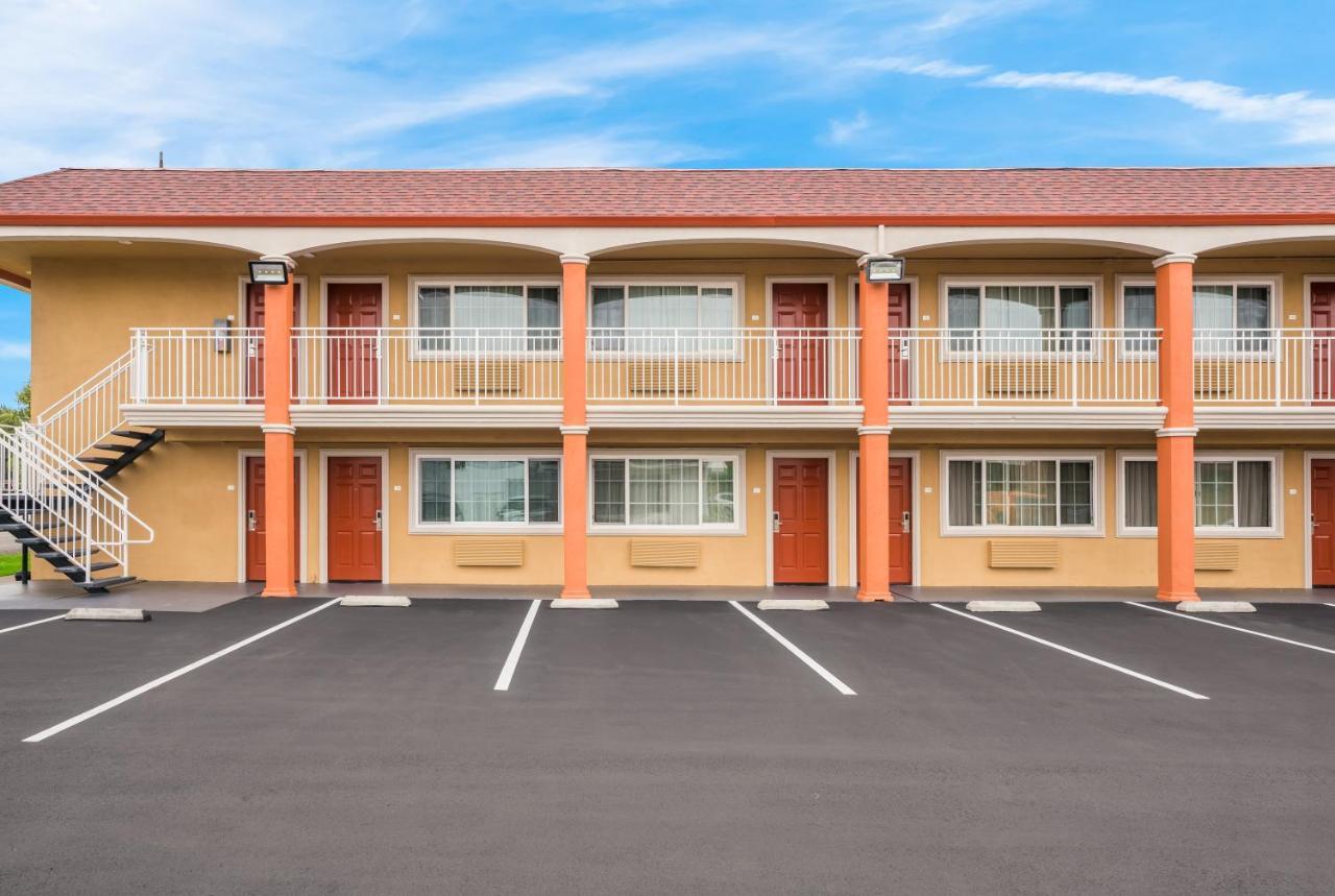 ซูเปอร์ 8 บาย วินด์แฮม แฟร์ฟิลด์ Hotel ภายนอก รูปภาพ
