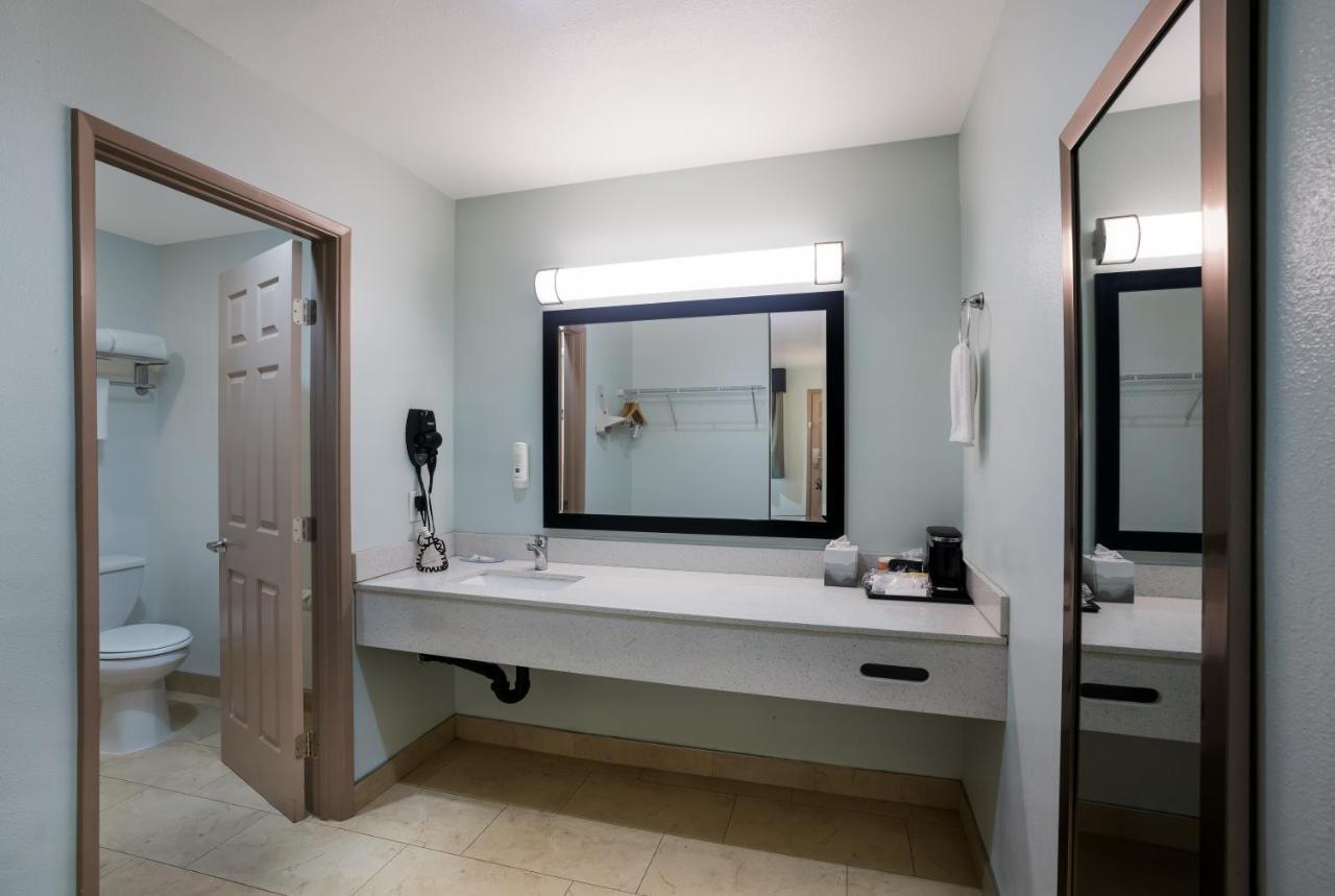 ซูเปอร์ 8 บาย วินด์แฮม แฟร์ฟิลด์ Hotel ภายนอก รูปภาพ