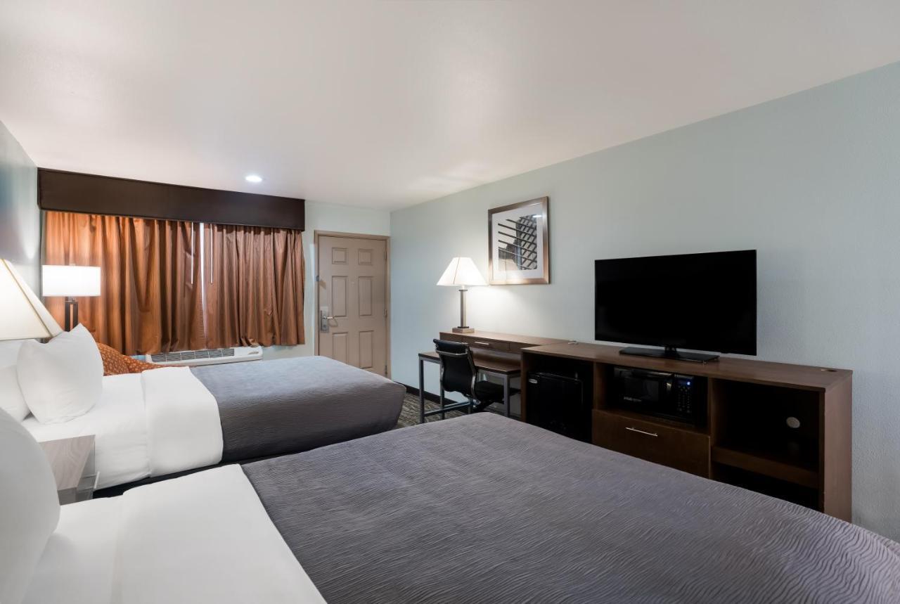 ซูเปอร์ 8 บาย วินด์แฮม แฟร์ฟิลด์ Hotel ภายนอก รูปภาพ