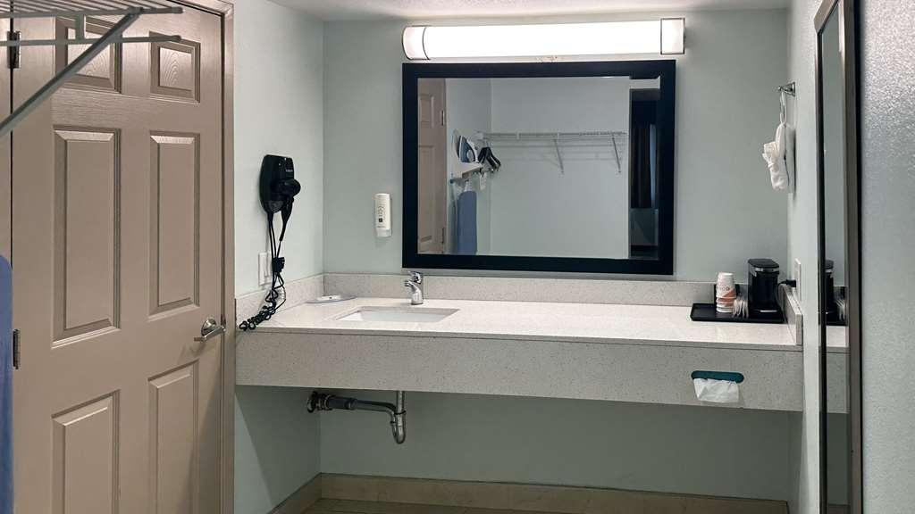 ซูเปอร์ 8 บาย วินด์แฮม แฟร์ฟิลด์ Hotel ภายนอก รูปภาพ